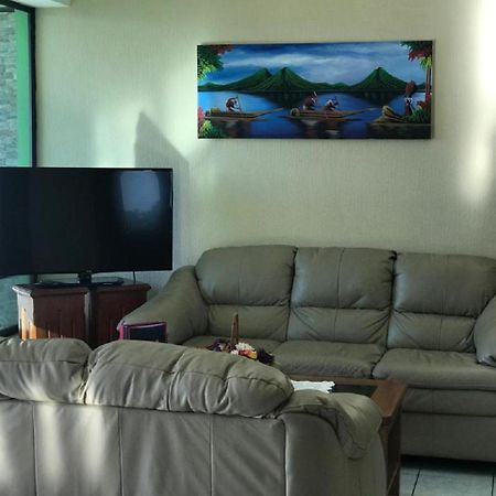 Apartamento Torres De Atitlan Panajachel Bagian luar foto
