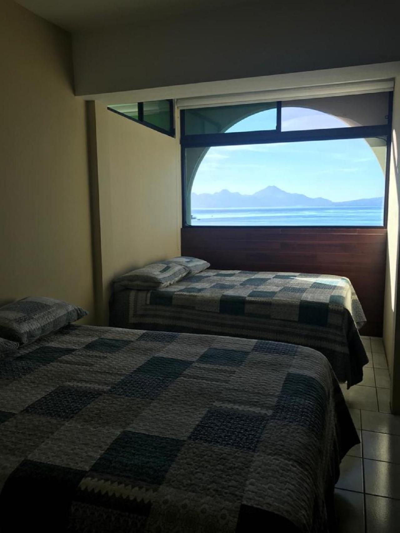 Apartamento Torres De Atitlan Panajachel Bagian luar foto