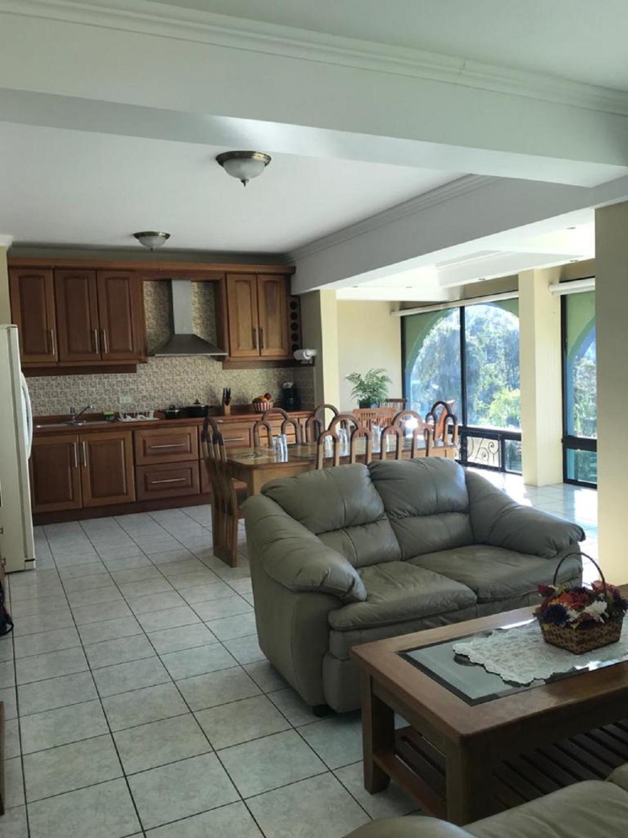 Apartamento Torres De Atitlan Panajachel Bagian luar foto