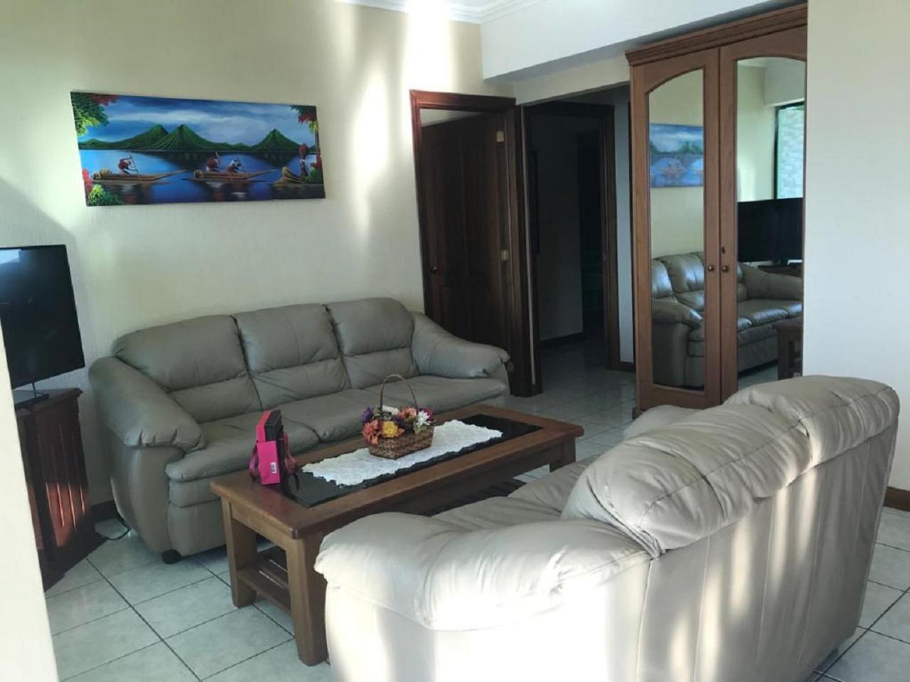 Apartamento Torres De Atitlan Panajachel Bagian luar foto