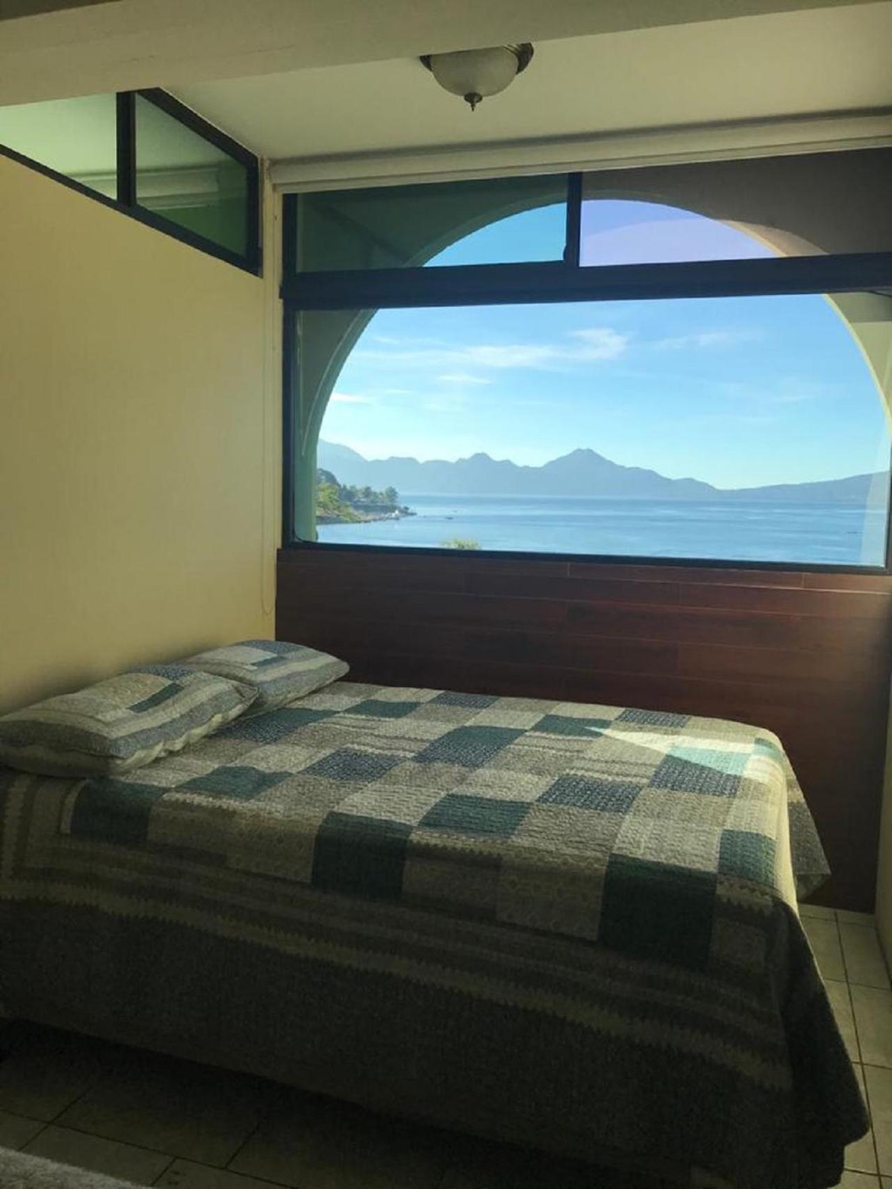 Apartamento Torres De Atitlan Panajachel Bagian luar foto