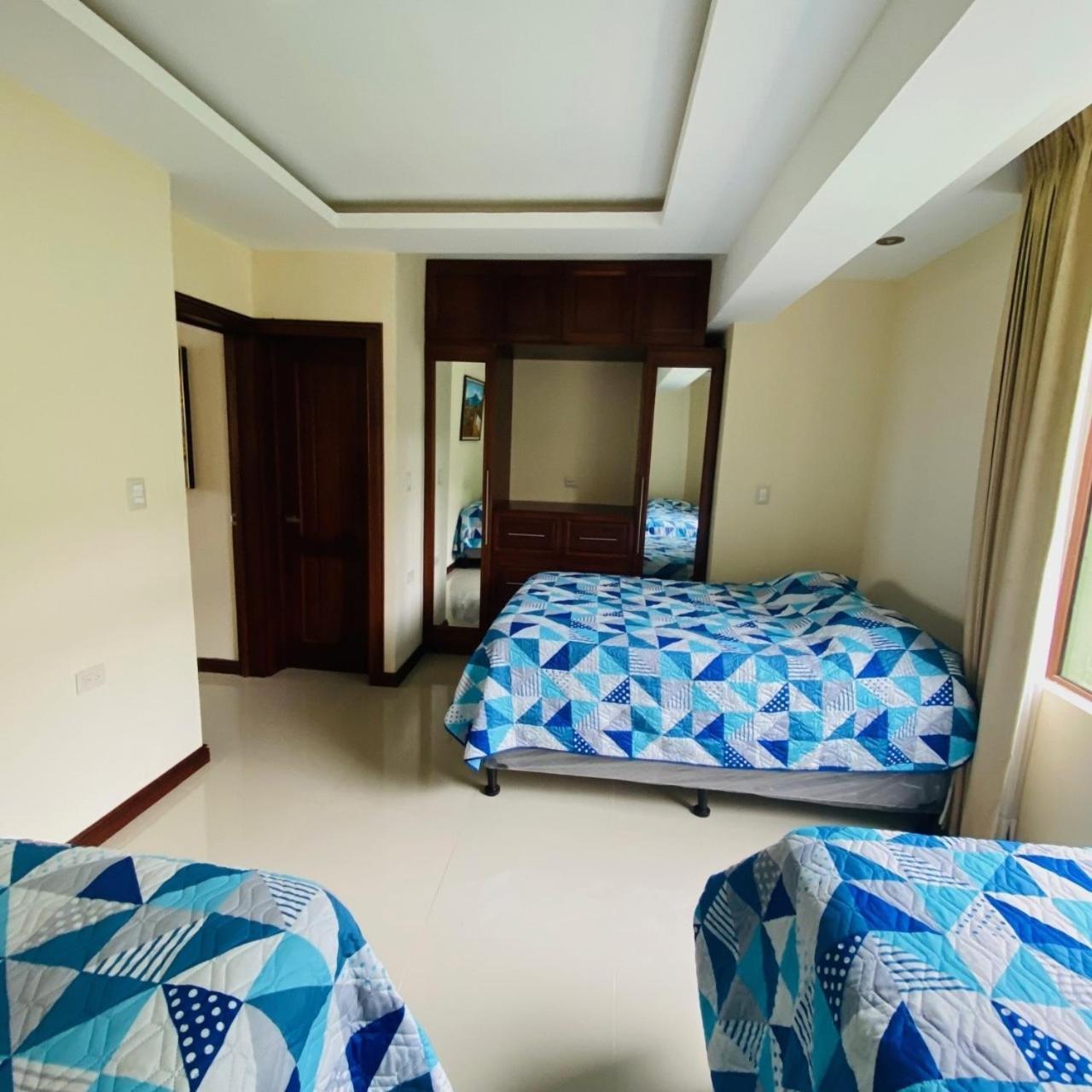 Apartamento Torres De Atitlan Panajachel Bagian luar foto