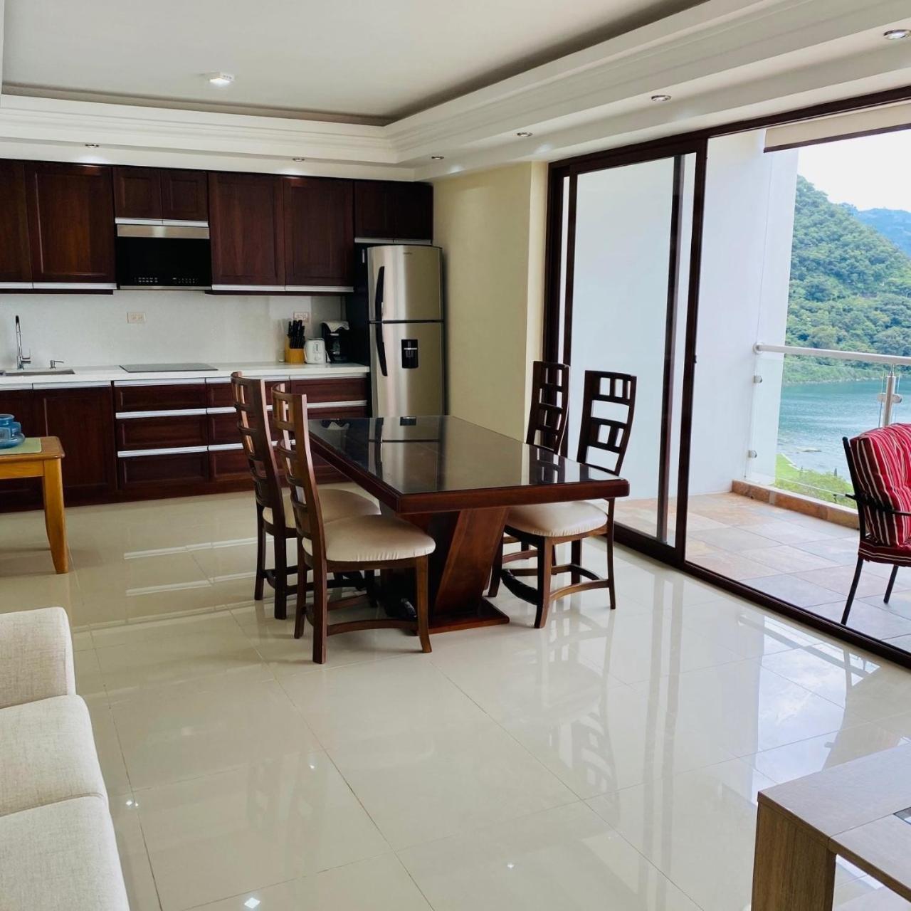 Apartamento Torres De Atitlan Panajachel Bagian luar foto