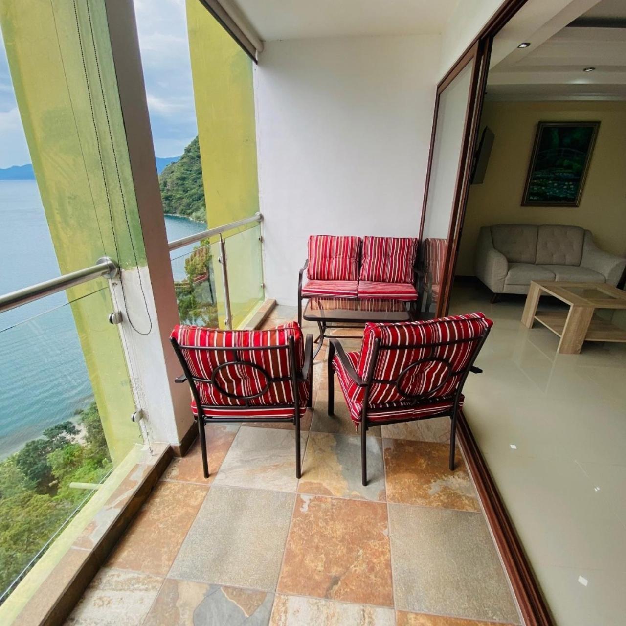 Apartamento Torres De Atitlan Panajachel Bagian luar foto