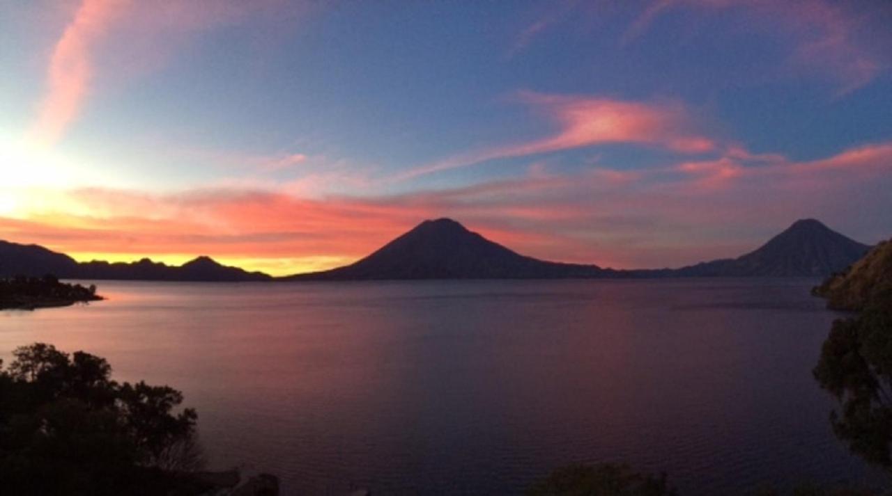 Apartamento Torres De Atitlan Panajachel Bagian luar foto